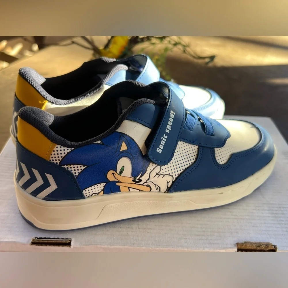 Sonic the Hedgehog sneakers for children, featuring a blue and white design 2